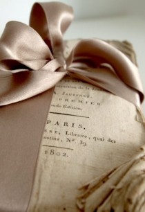 wedding photo - Elegant Gift Wrapping