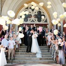 wedding photo - Mariage : une sortie d'église originale et réussie