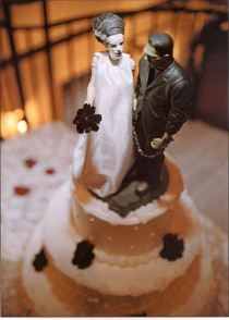 wedding photo - Frankenstein / Old Film-Monster Hochzeit Thema Inspiration