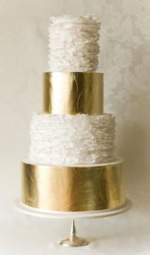 wedding photo - Modern Wedding // Cakes