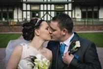 wedding photo - Herr und Frau küssen