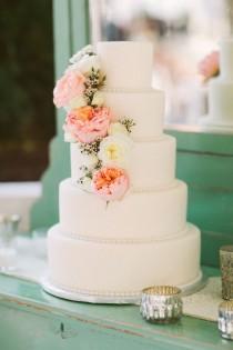 wedding photo - Lets Eat Cake!