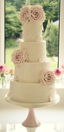 wedding photo - Antique Rose Wedding Cake
