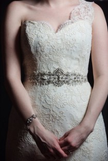 wedding photo - Bridal Belts: Fashion Inspiration