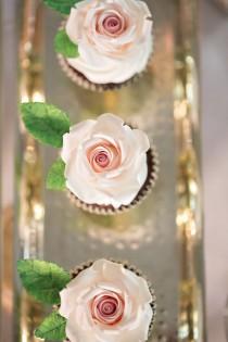 wedding photo -  rose cupcakes