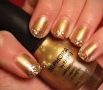 wedding photo - Learn This All-That-Glitters-Is-Gold Manicure