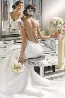 wedding photo - Mariée avec des robes de mariage Sass