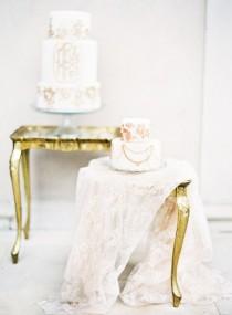 wedding photo - Gâteaux de mariage avec la feuille d'or