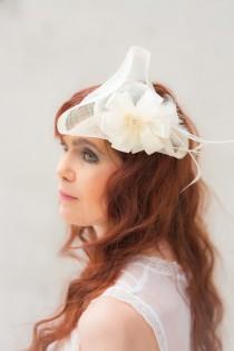 E.so.za bridal mini tricorn champagne wedding photo - E.so.za bridal mini tricorn champagne