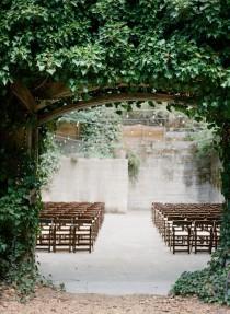 wedding photo - Les Summer Isles - Inspiration de mariage Méditerranée Dans Olive, Patina, Et Jade