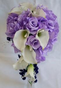 wedding photo - Calla Lilys Et Lavande Roses Wedding Bouquet en cascade