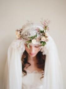 wedding photo - A Fresh Flower Wedding Crown