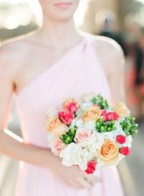 wedding photo - Hypericum Berry Et Rose Bouquet