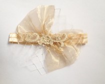 wedding photo - Hochzeitsstrumpfband mit Gold-Spitze, Veiling und Organza, Glamorous Gold-Strumpfband