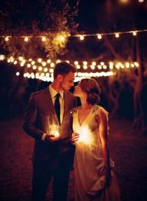 wedding photo - Geheimnisse der Eventbeleuchtung - Es gibt keine solche Sache wie zu viele Kronleuchter