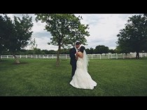 wedding photo - Réception de mariage Backyard {vidéo de mariage Oklahoma}
