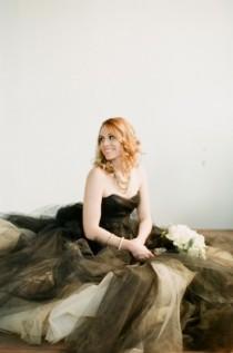 wedding photo - An Offbeat Black, Gold & White Loft Styled Wedding Shoot