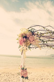 wedding photo - Ein Vintage-Stil Brautkleid für A Beautiful Beachside malaysischen Destination Wedding ...