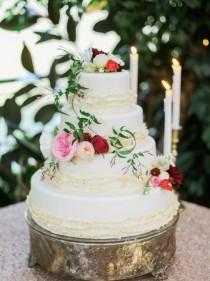 wedding photo - Gâteau de mariage avec floral Garland