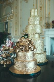 wedding photo - Белый И Золотой Свадебные Торты