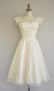 wedding photo - Vintage 1950s Dress / 50s Tea Length Lace Chiffon Dress / 1950s Angelic Sweet Chiffon Dress