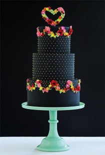 wedding photo - Dark Colored Wedding Cake Ideas