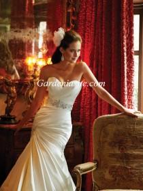 wedding photo -  Mermaid/Trumpet Sweetheart Chapel Train Shiny Crystals Satin Wedding Dress 2014