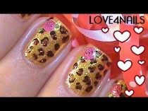 wedding photo - Glitter Golden Leopard Short Nail Design