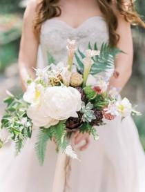 wedding photo - Autumnal wedding ideas - Wedding Sparrow 