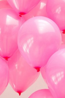wedding photo - Pretty In Pink DIY Giant Balloon Heart 