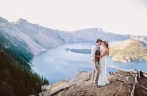 wedding photo - Una boda íntima en un lago de Oregón 