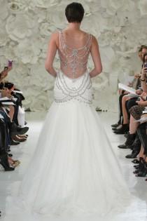 wedding photo - 22 Hot-Off-The-Runway Wedding Gowns That Look Even Better From The Back