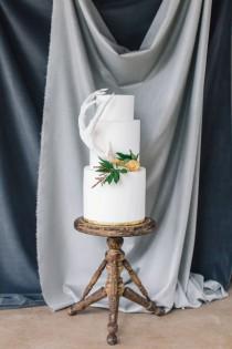 wedding photo - Modern White Wedding Cake