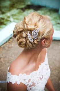 wedding photo - Bride Hairstyle