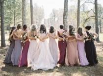 wedding photo - 7 Bridal Parties Who Totally Nailed The 'Mismatched Dresses' Trend