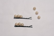 wedding photo - Pretty DIY Pearl Hairpins To Adorn Your Wedding Hairstyle 