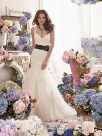 wedding photo - Straps A-line Sweetheart Keyhole Back Lace Wedding Dresses