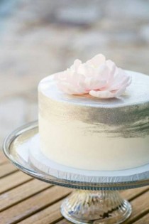 wedding photo - 34 Pretty One-Tier Wedding Cakes To Get Inspired 