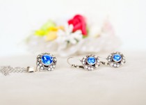 wedding photo -  #wedding #bridal #bridesmaids #sparkle #artdeco #jewelry #clearcrystal #swarovski #rhinestone #necklace #earrings #gift #chic #blue