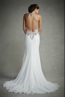 wedding photo - 70  Wedding Gowns That Are Even More Beautiful From The Back