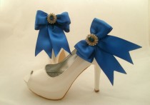 wedding photo -  Vintage inspired art deco rhinestone royal blue bow shoe clips -Vintage wedding - Bridal shoe clips - Wedding accesories - Bridal shoe clips