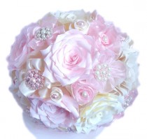 wedding photo -  Pink brooch Bouquet, Pearl brooch bouquet, Ivory Bridal bouquet, Satin ribbon brooch Wedding bouquet, Paper Bouquet, Fake flower bouquet