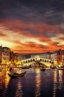 wedding photo - Top Five Reasons To Visit Venice