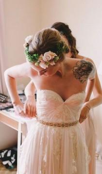 wedding photo - 13 Rad Ideas For A Tattoo-Inspired Wedding