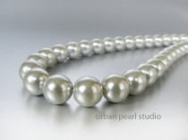 wedding photo - Gray Pearl Dog Collar, Silver Gray Pearls, Pearls for Dogs, 10mm Pearl Necklace for Dogs, Dog Pet Weddings,