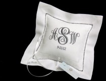 wedding photo - Irish Linen Ring Bearer Pillow Monogram Style 6142