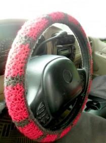 wedding photo - How to Make Steering Wheel Crochet Cover - Crochet - Handimania