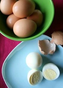 wedding photo - How to Make Perfect Hard Boiled Eggs - Cooking - Handimania