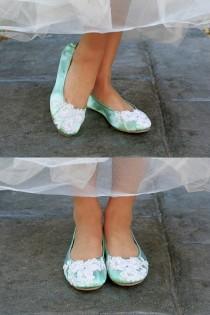 wedding photo - Wedding ballet flats low heel bridal shoes embellished with floral ivory Venice lace
