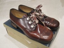 wedding photo - Girls Vintage Brown Oxford Shoes Size 12B